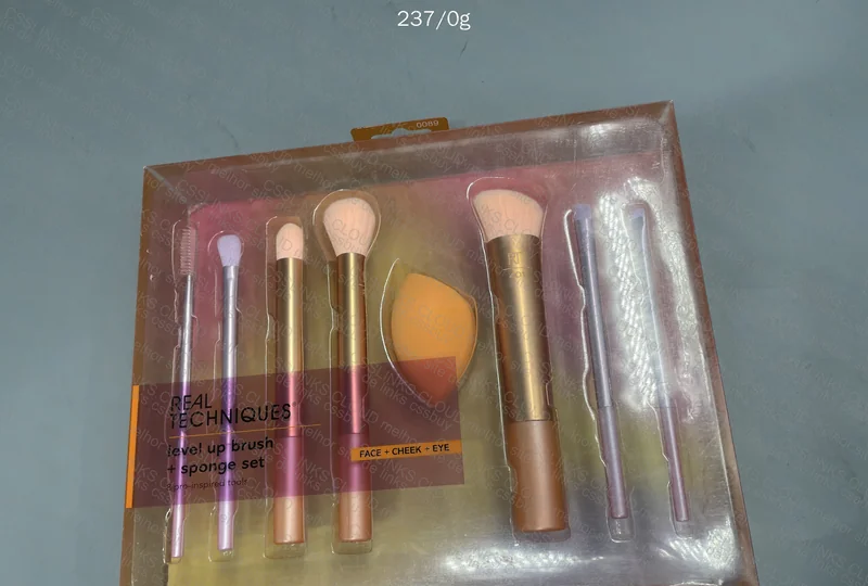 Real Techniques Brushes 2