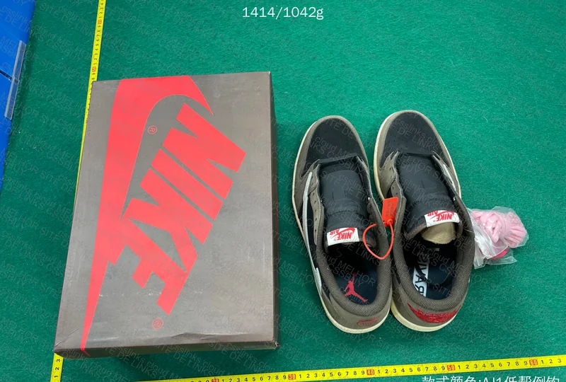 PK BATCH SALE - TRAVIS SCOTT DARK MOCHA 5