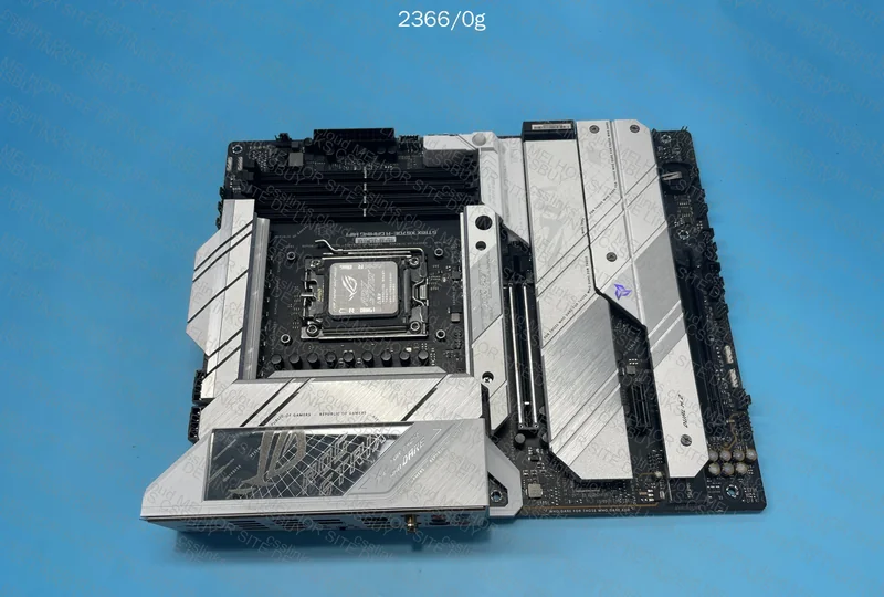Asus ROG STRIX X670E-A Snowstorm Motherboard 2