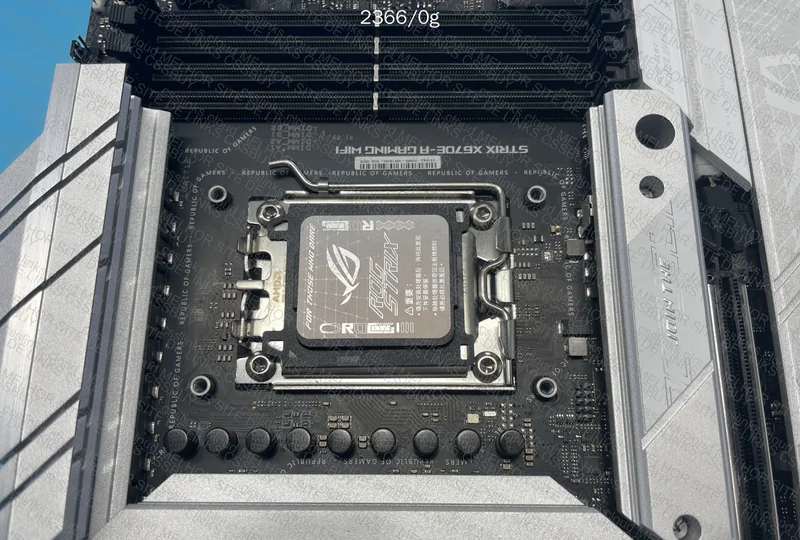 Asus ROG STRIX X670E-A Snowstorm Motherboard 3