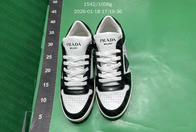 Prada Downtown, Camisas Básicas e Polo Básica