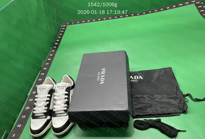 Prada Downtown, Camisas Básicas e Polo Básica 6