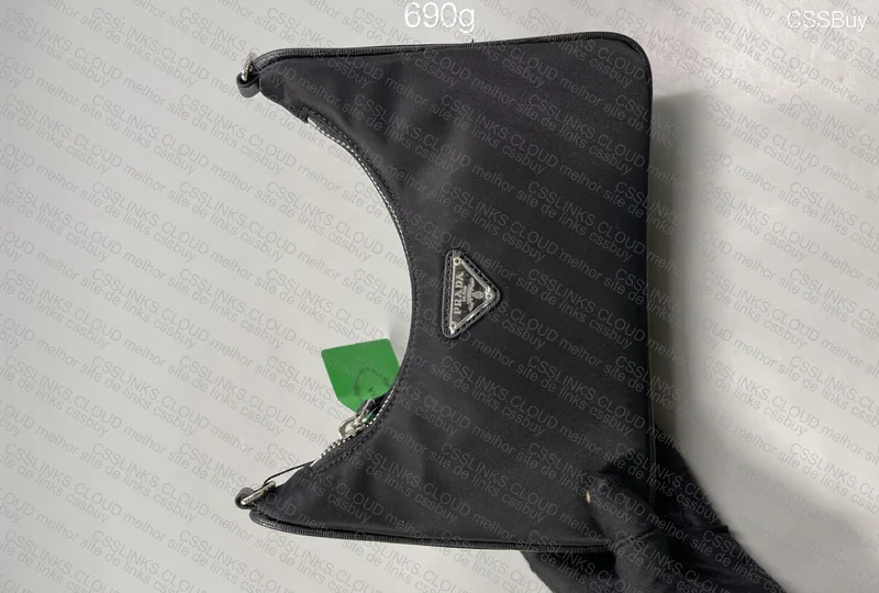 Prada Re-Edition 2005 3