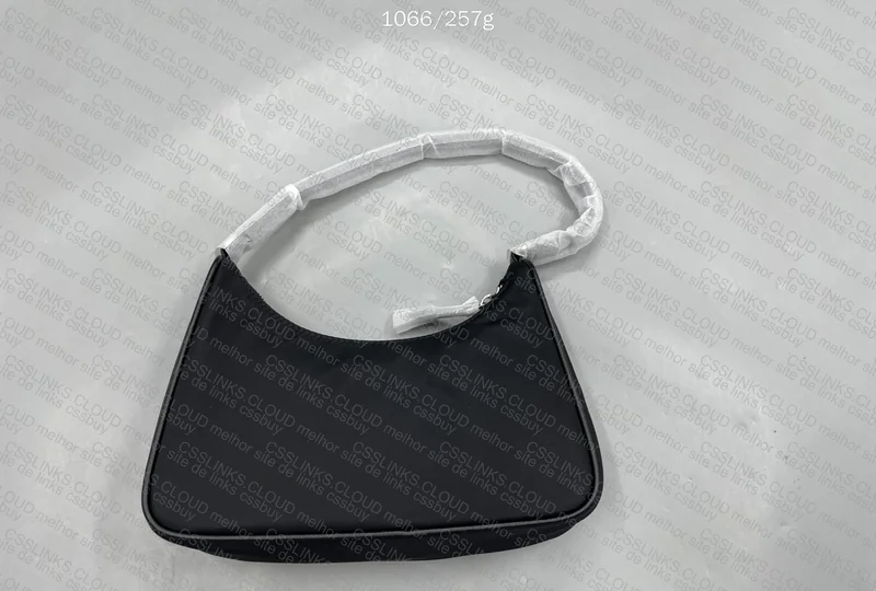 Prada Re-Edition 2005 10
