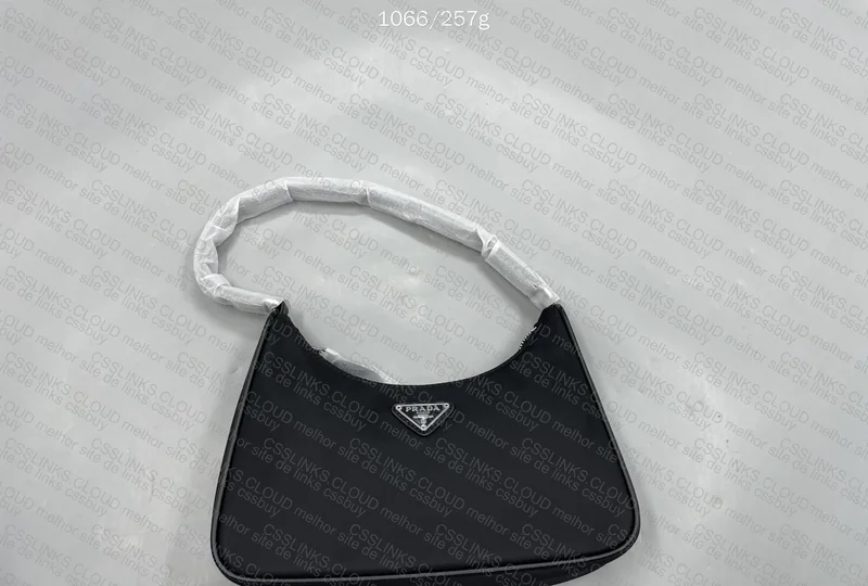 Prada Re-Edition 2005 6