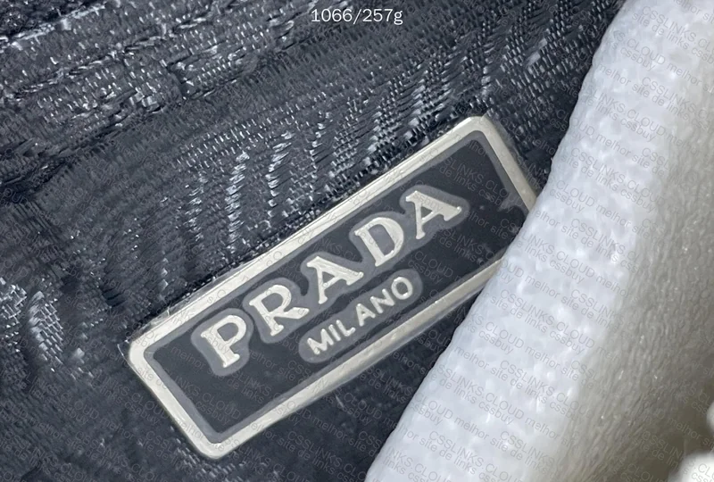 Prada Re-Edition 2005 9