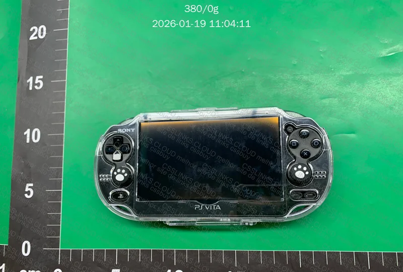 PS Vita 32GB com carregador + case brinde 2