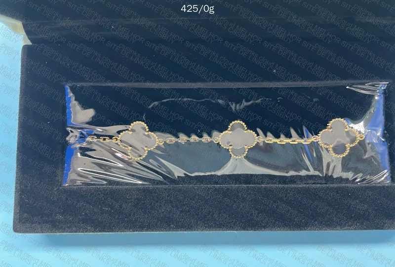 Van Cleef 5 Motifs Bracelet 3
