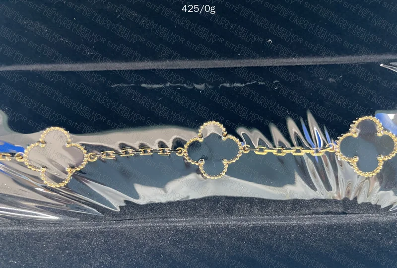 Van Cleef 5 Motifs Bracelet 4