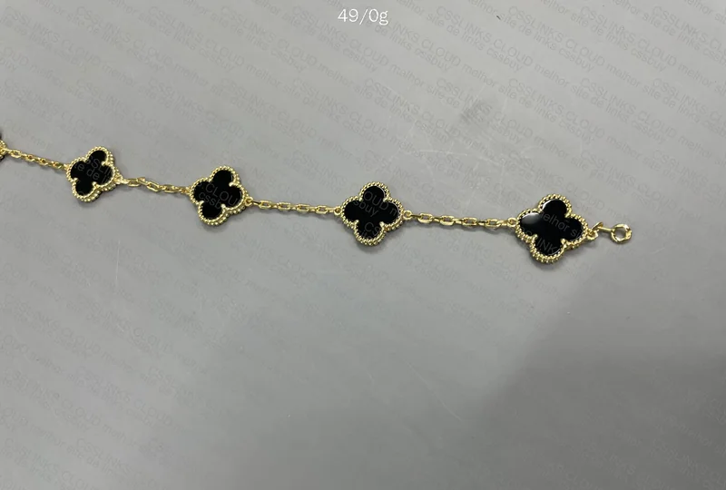 Four-Leaf Clover Bracelet Trending