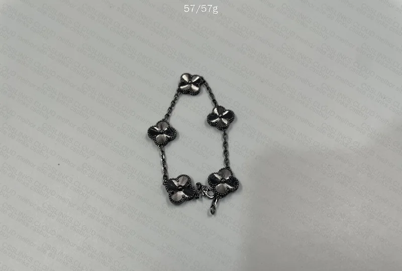Van Cleef & Arpels Bracelet 2