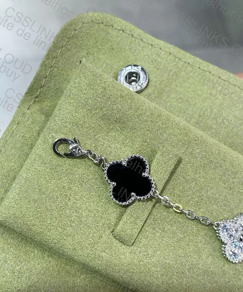 Van Cleef & Arpels Bracelet 4