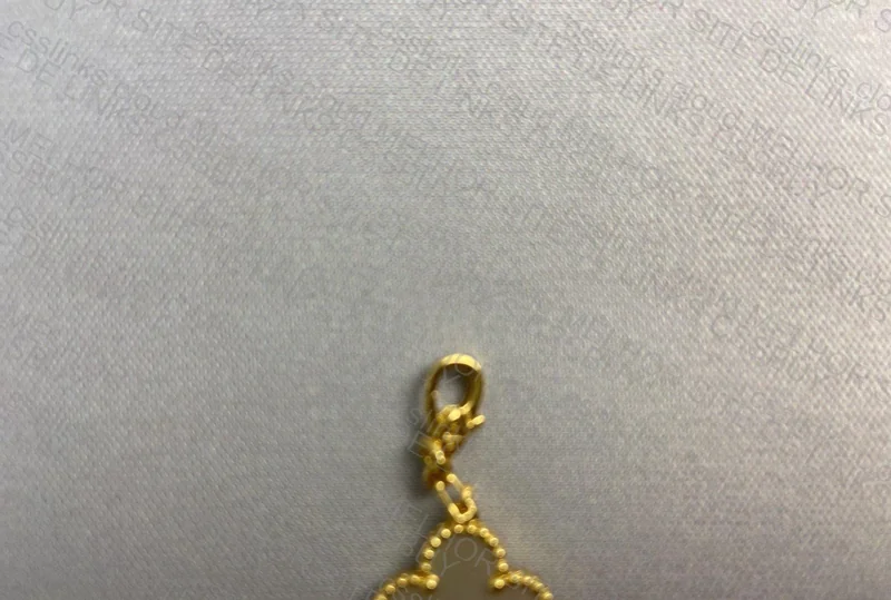 Van Cleef VGold Bracelet 3