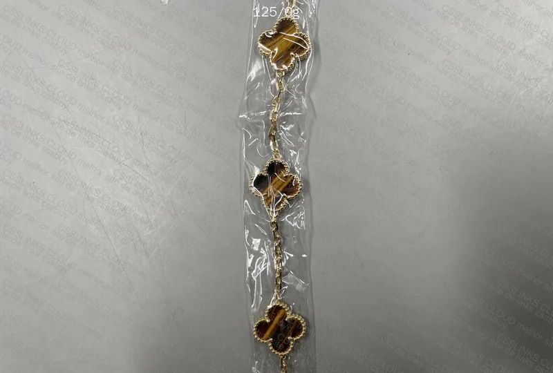VCA Alhambra Miss Chen Bracelet 2