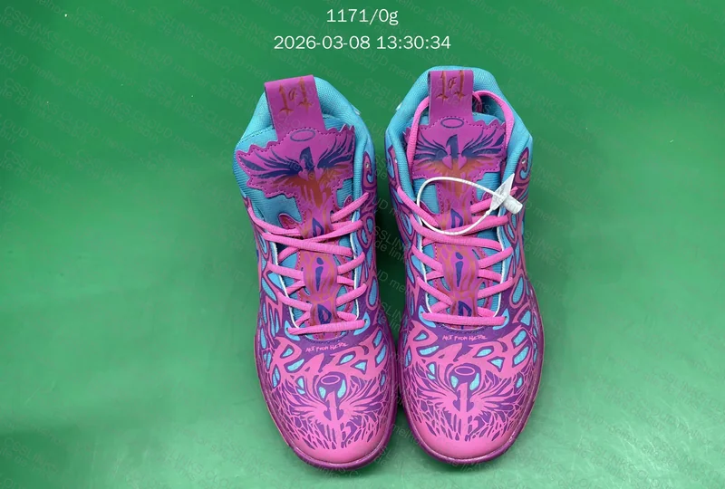 Puma MB Iridescent Hornets 7