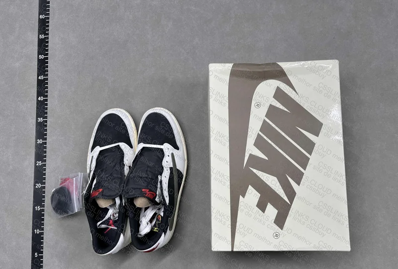QC Jordan 1 low Travis Olive