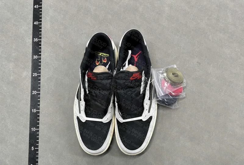 QC Jordan 1 low Travis Olive 6