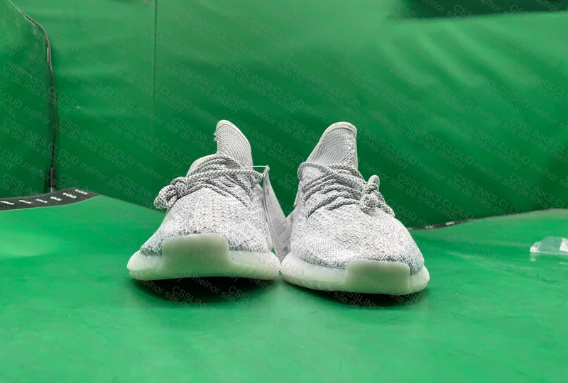 QC Yeezy 350 V2 (Blindbox) 2