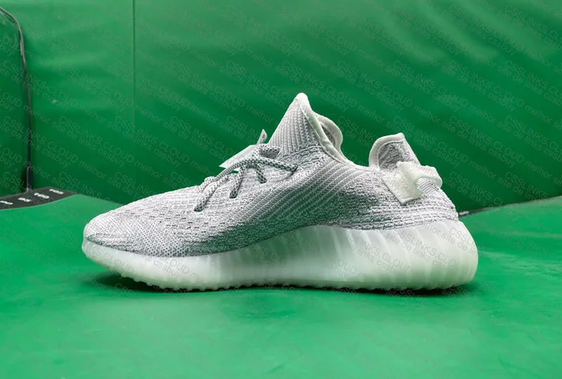 QC Yeezy 350 V2 (Blindbox) 3