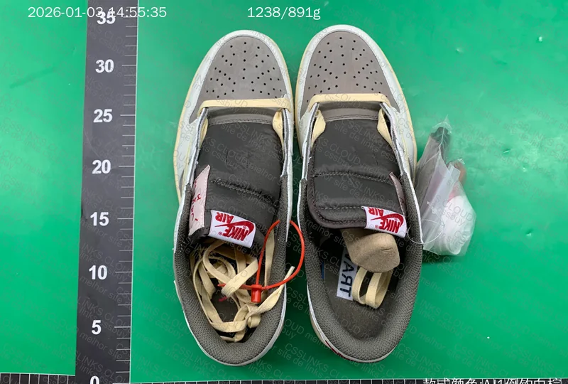 QY BATCH Travis Reverse Mocha AJ1 4
