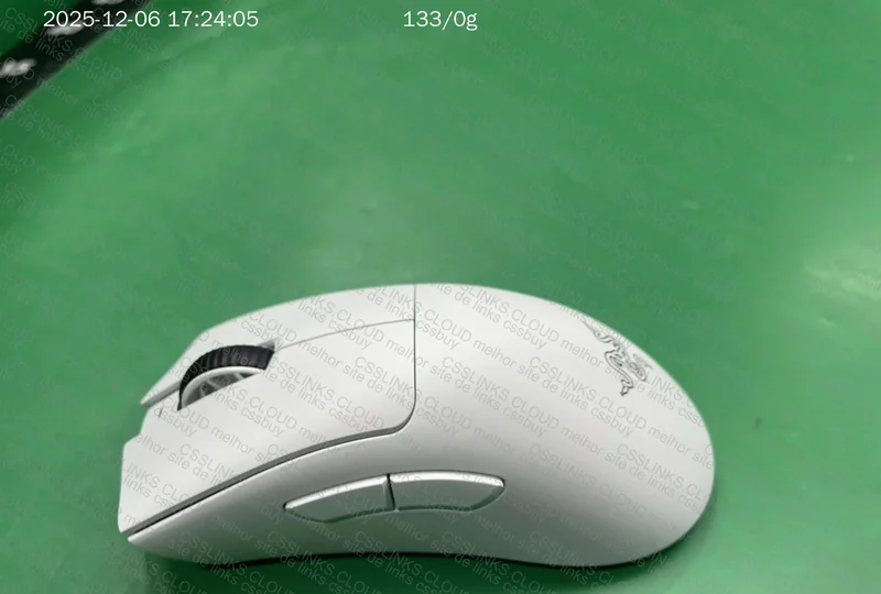 Razer Deathadder V3 PRO 4