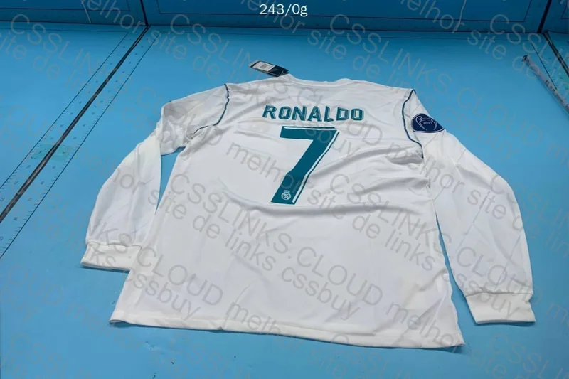 Real Madrid Long Sleeves 17/18 3