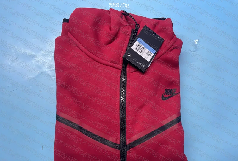 RED NIKE TECH