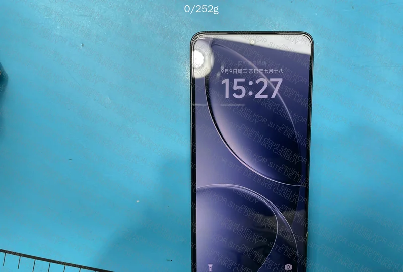 Redmi K80 (Poco F7 Pro) 3
