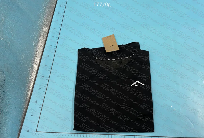 Nike Trail Tank Top (with measurements) - Jisu 3