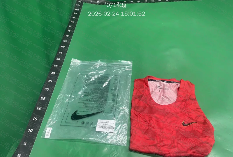 Regata Nike Unissex Dragão Vermelho