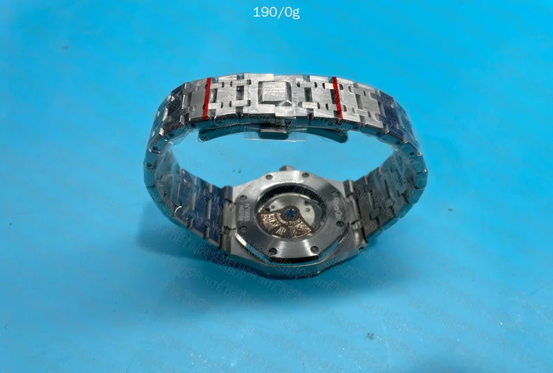 Audemars Piguet Royal Oak 15400ST (Automatic) Watch 4