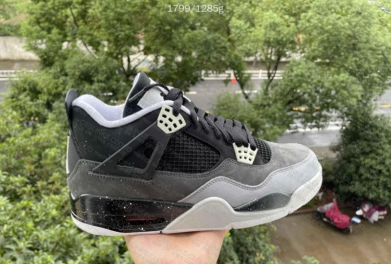 Repost with Natural Light AJ4 Fear Pack Sale 260¥ 6