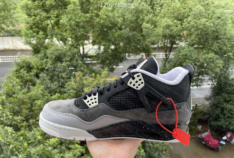 Repost with Natural Light AJ4 Fear Pack Sale 260¥ 9