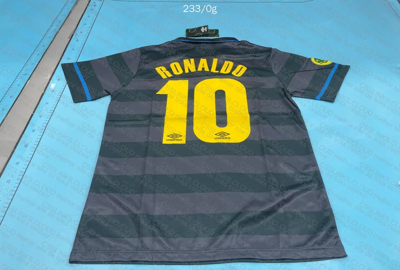 Retro Inter Milan 1997-1998 Ronaldo 3