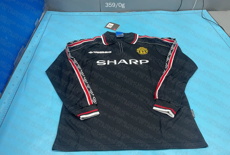 Retro Manchester United 98/99 Long Sleeve