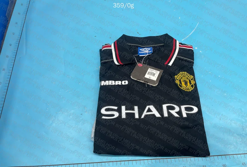 Retro Manchester United 98/99 Long Sleeve 3