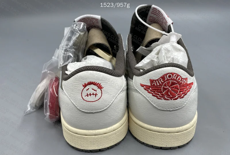 Reverse mocha Travis Scott 3