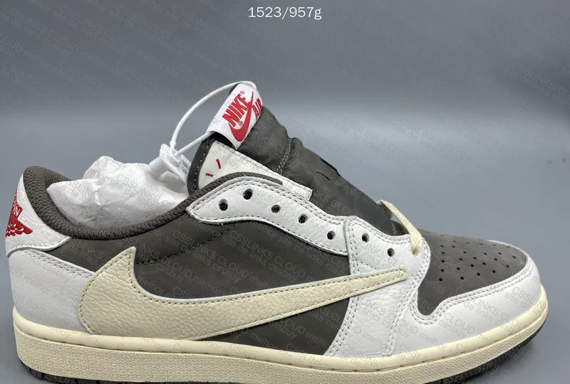 Reverse mocha Travis Scott 4
