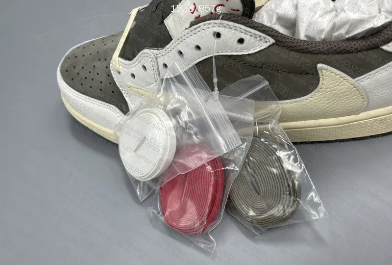 Reverse mocha Travis Scott 9