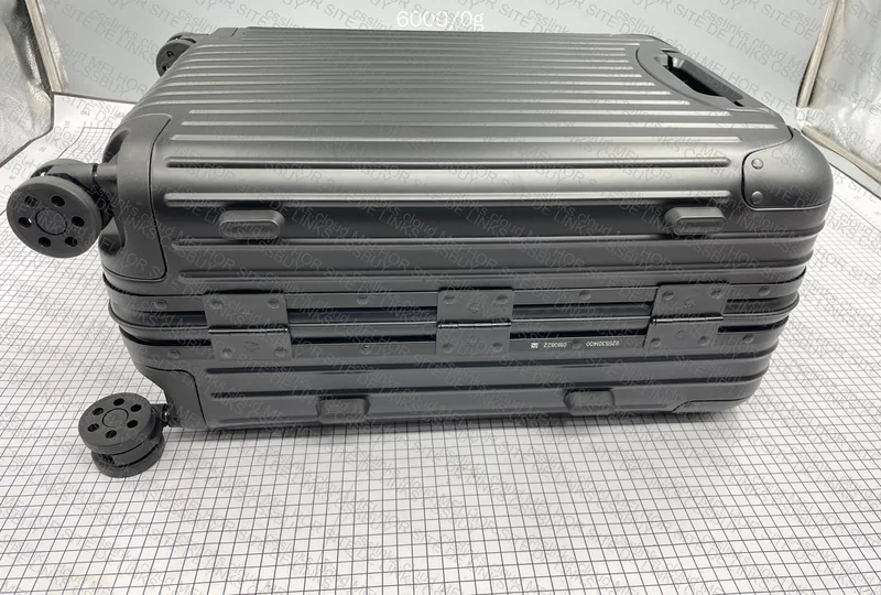 RIMOWA 21 CABIN, BLACK 2