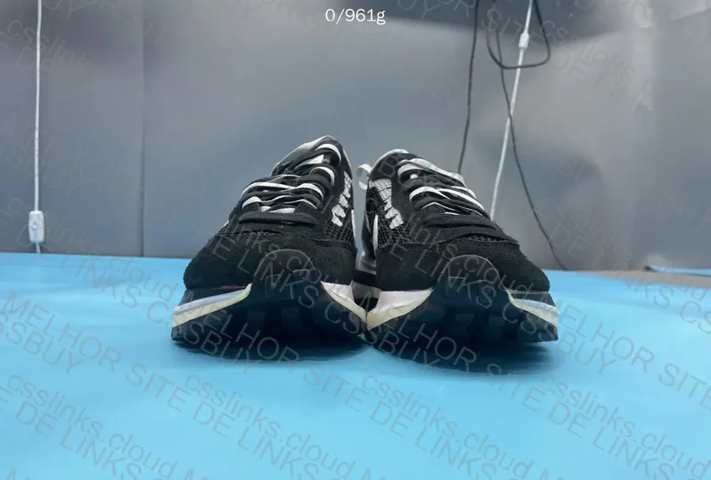 sacai vaporwaffle 7