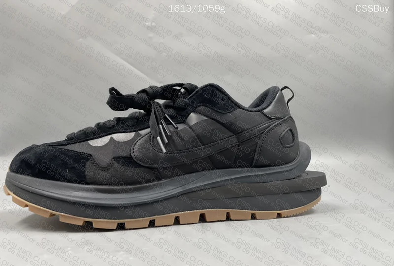 SACAI X NIKE BLACK GUM 2