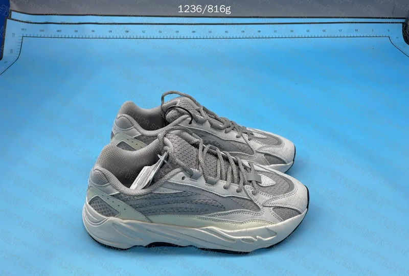 Sale OG Yeezy 700 v2 Static