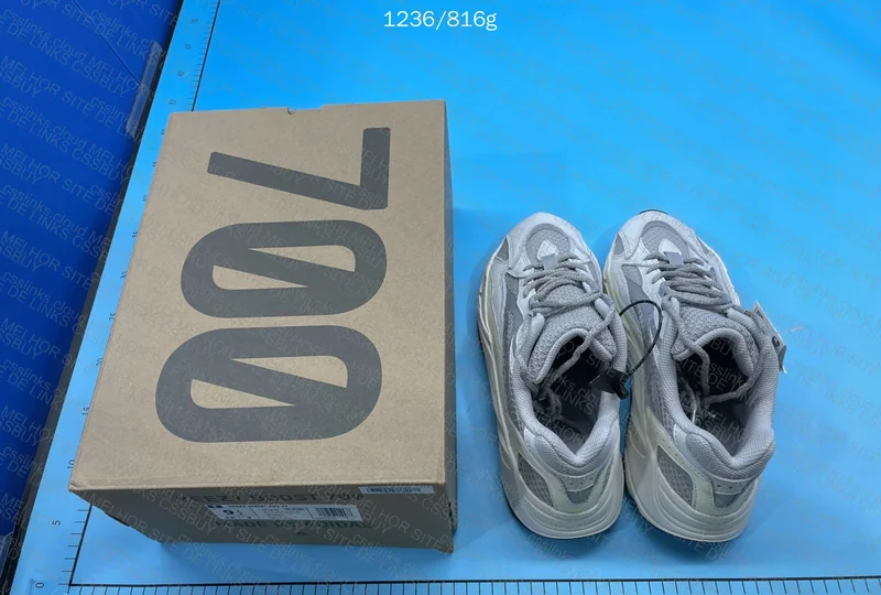 Sale OG Yeezy 700 v2 Static 9
