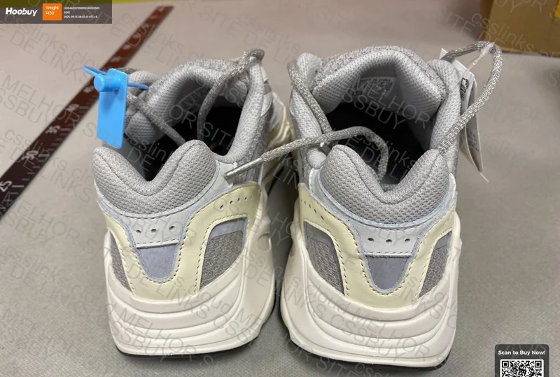 SALE - YEEZY 700 STATIC 3