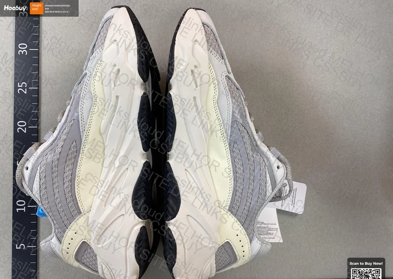 SALE - YEEZY 700 STATIC 4