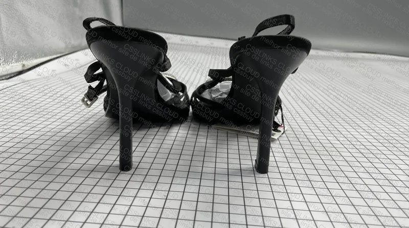 Zara Heels Model 3