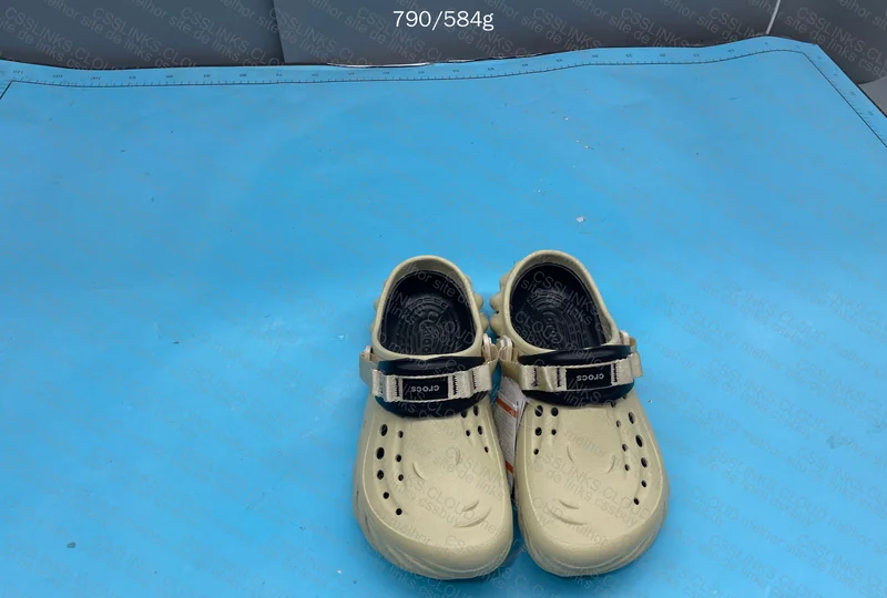 Crocs Echo Clog Size: 9M/11W 2