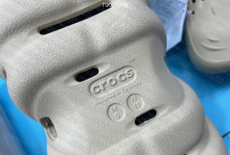 Crocs Echo Clog Size: 9M/11W 7