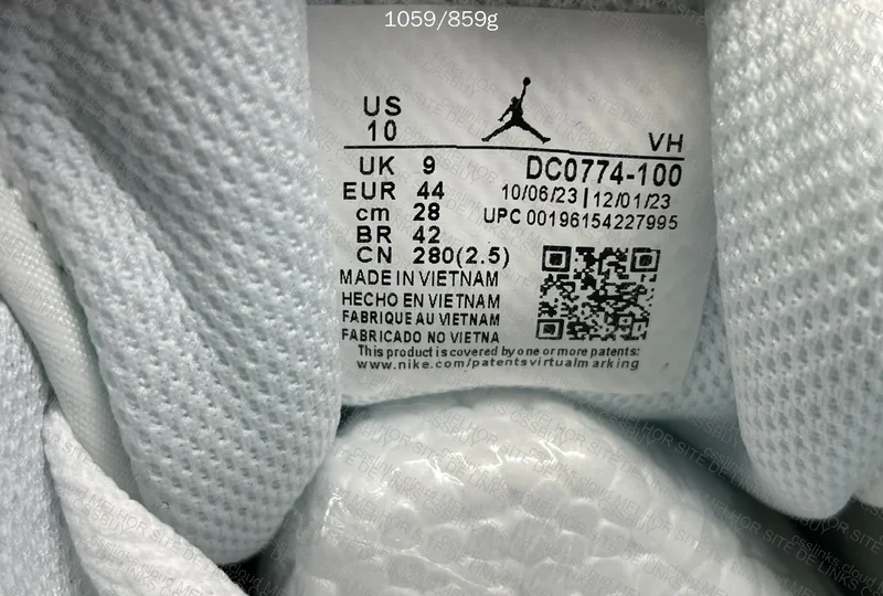Air Jordan 1 Low Top Shoe 2